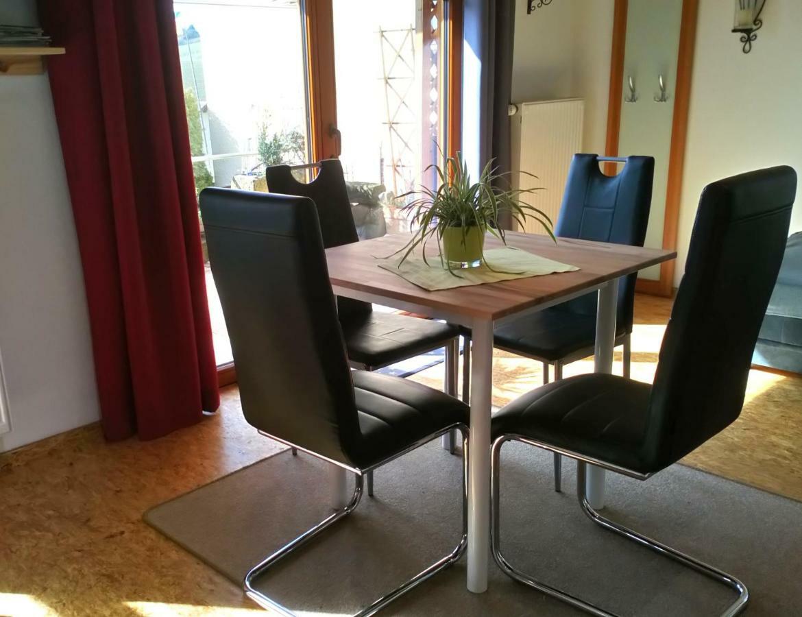 Apartment Mit Gartenblick *